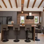 Unika Heated 40m2 Pool, Hot Tub, Sauna Villa *