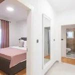 Unika Heated 40m2 Pool, Hot Tub, Sauna Villa