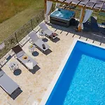 Unika Heated 40m2 Pool, Hot Tub, Sauna *