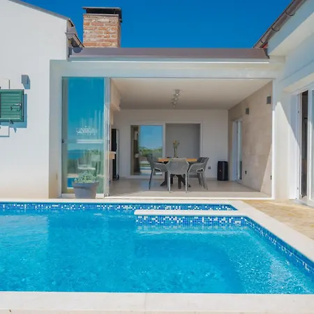 Unika Heated 39m2 Pool, Jacuzzi, Sauna Vila