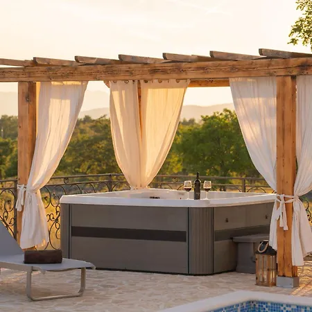 Unika Heated 39m2 Pool, Jacuzzi, Sauna Vila Opanci