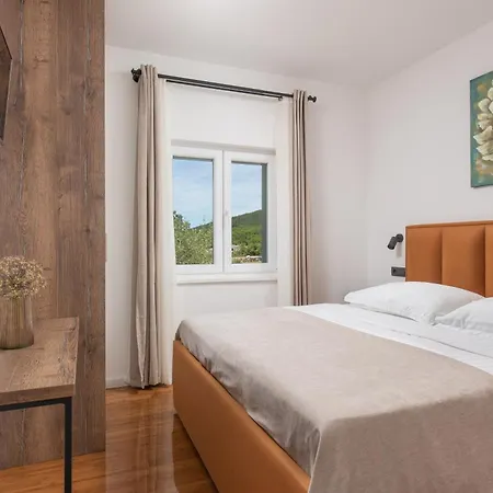 Unika Heated 39m2 Pool, Jacuzzi, Sauna Vila Opanci