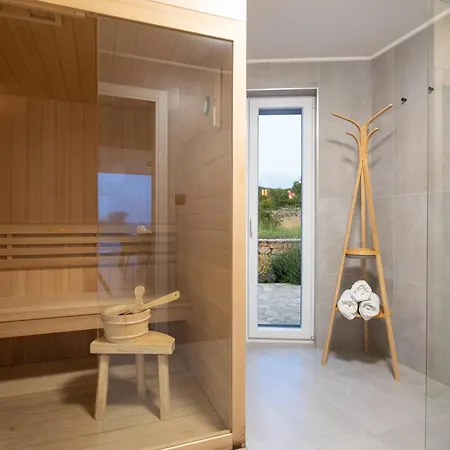 Unika Heated 39m2 Pool, Jacuzzi, Sauna *