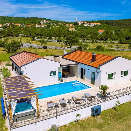 Unika Heated 40m2 Pool, Hot Tub, Sauna Opanci