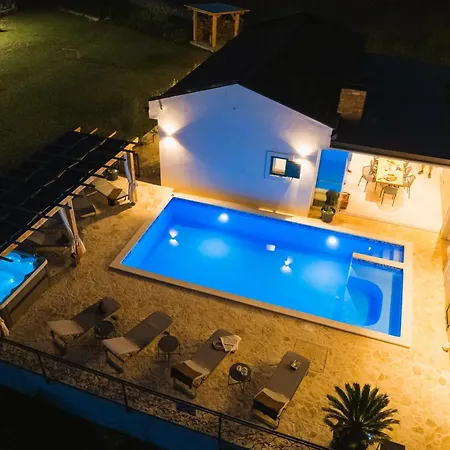 Villa Unika Heated 40m2 Pool, Hot Tub, Sauna