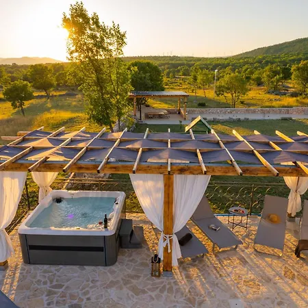 Unika Heated 40m2 Pool, Hot Tub, Sauna Вілла Opanci
